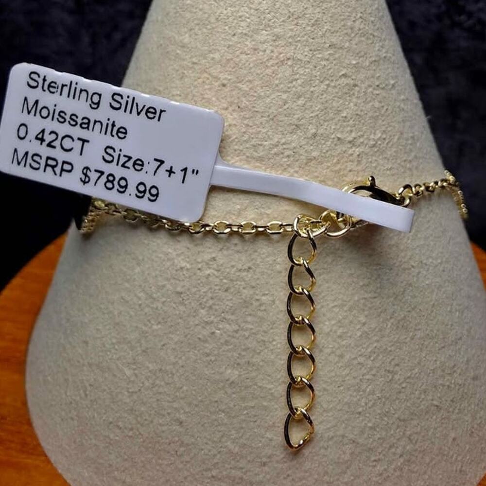 7"+1" 0.42ct Moissanite & Diamond-Cut Clover Bracelet in Gold Over Silver - Picture 7 of 8